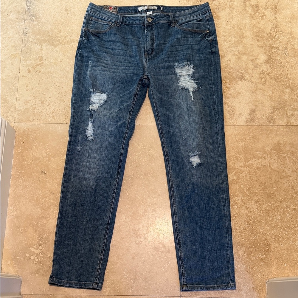 (New) Women's Distressed Straight Leg Jeans in Blue